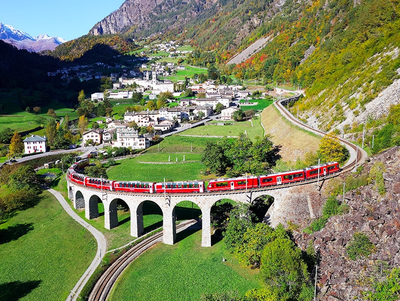 世界文化遺產鐵道伯連納列車