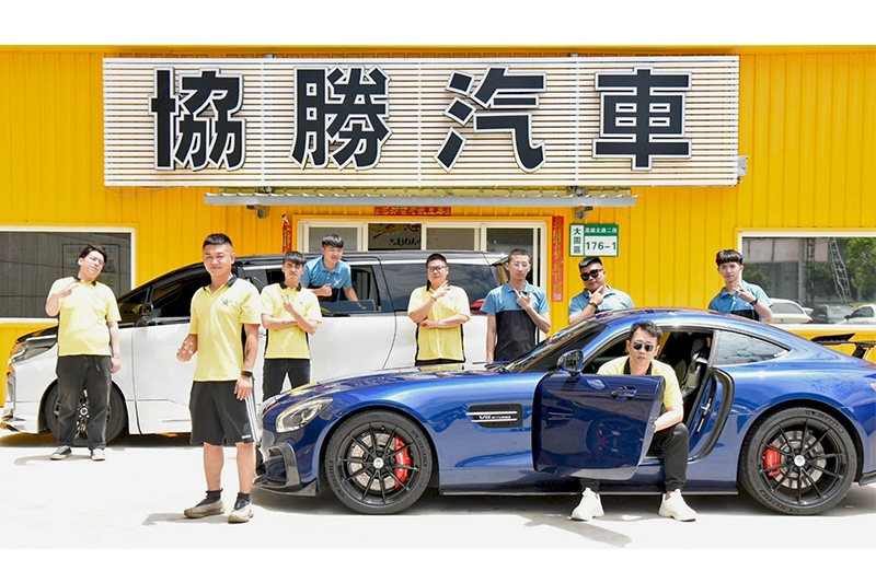 協勝汽車員工團體照，圖片由協勝汽車提供