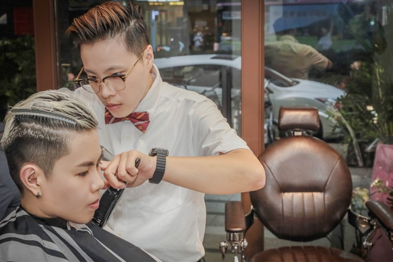 由Customize barbershop定制理髮店提供