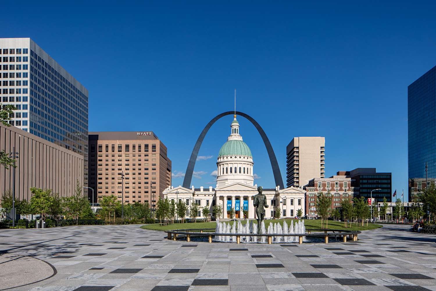 hyatt regency st louis arch