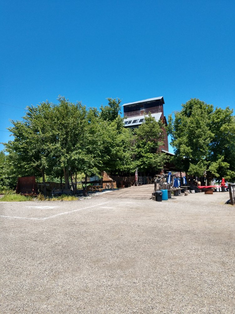 psycho silo saloon