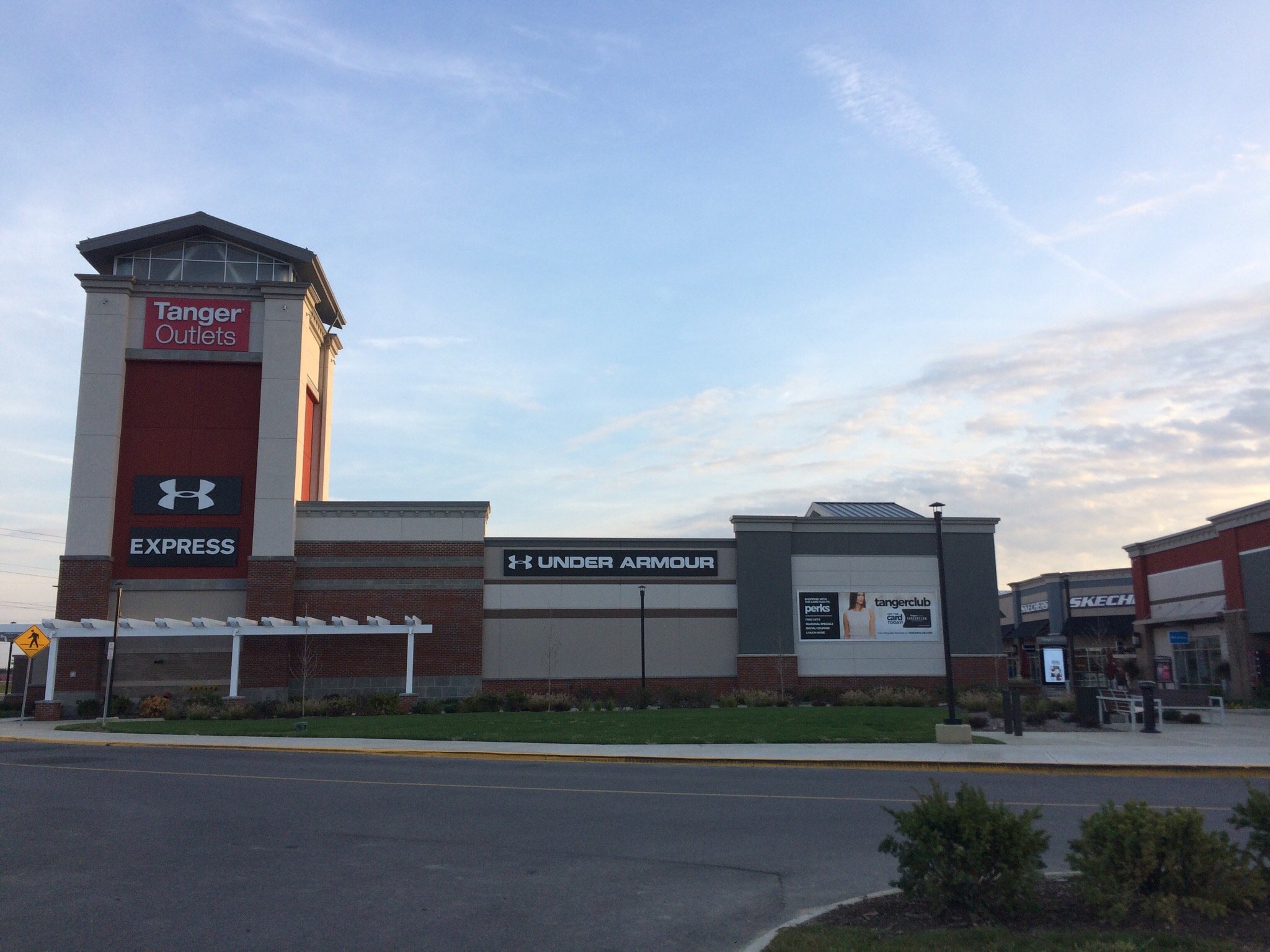 Tanger Outlets Columbus in Sunbury | Tanger Outlets Columbus 400 S Wilson Rd, Sunbury, OH 43074 ...