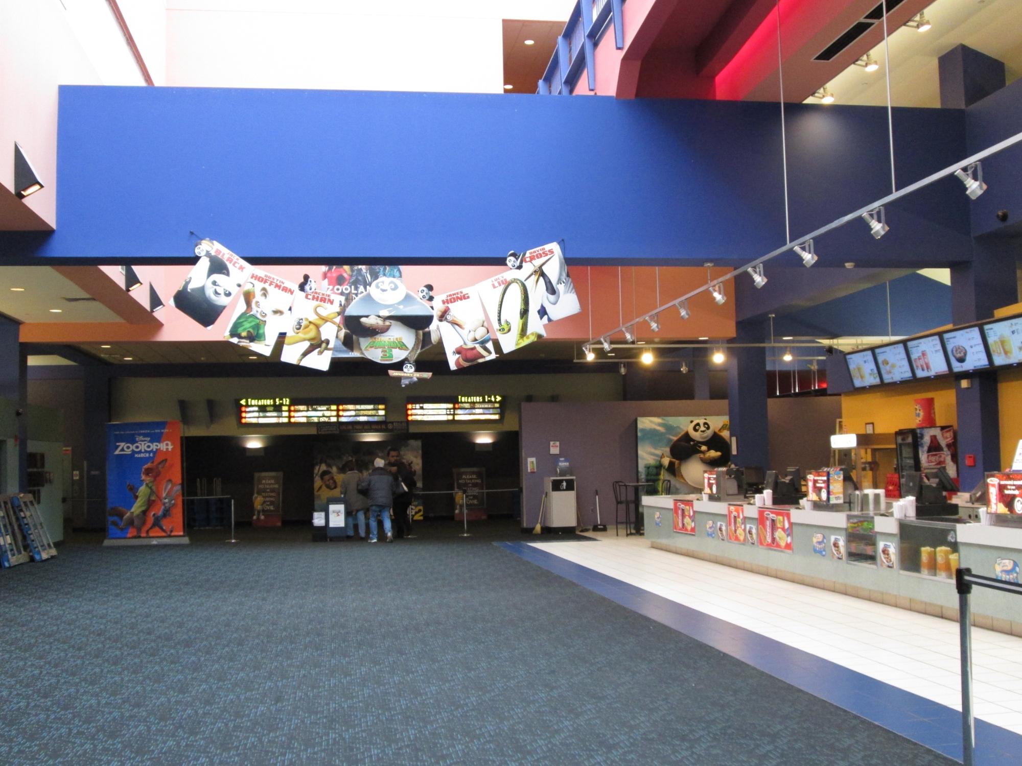 Regal Cinemas Greece Ridge Center 12 in Rochester | Regal Cinemas regal 12 movie theater