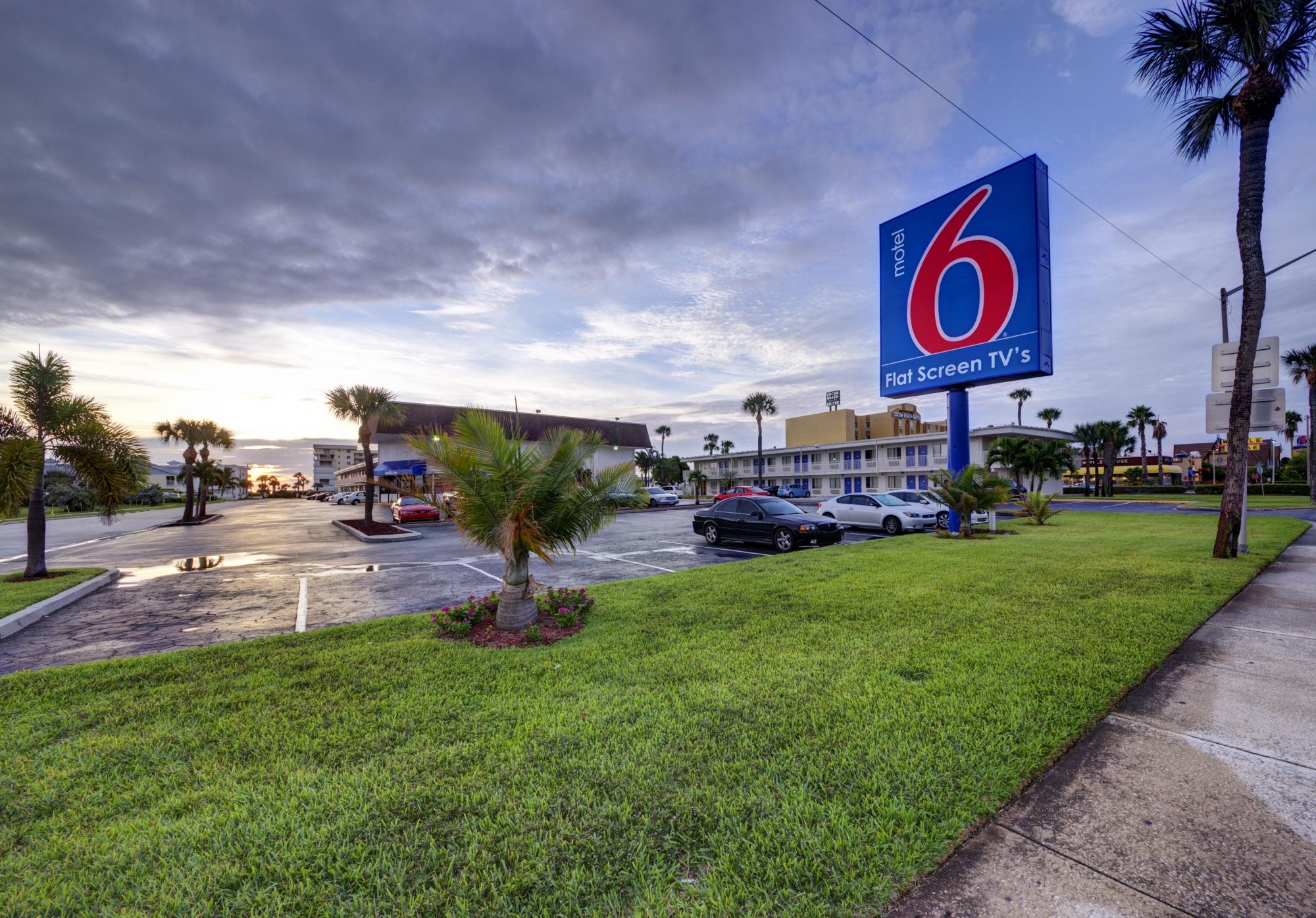 Motel 6 Cocoa Beach in Cocoa Beach Motel 6 Cocoa Beach 3701 N