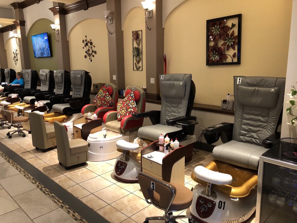 Holiday Manor Nail Spa in Louisville | Holiday Manor Nail ...