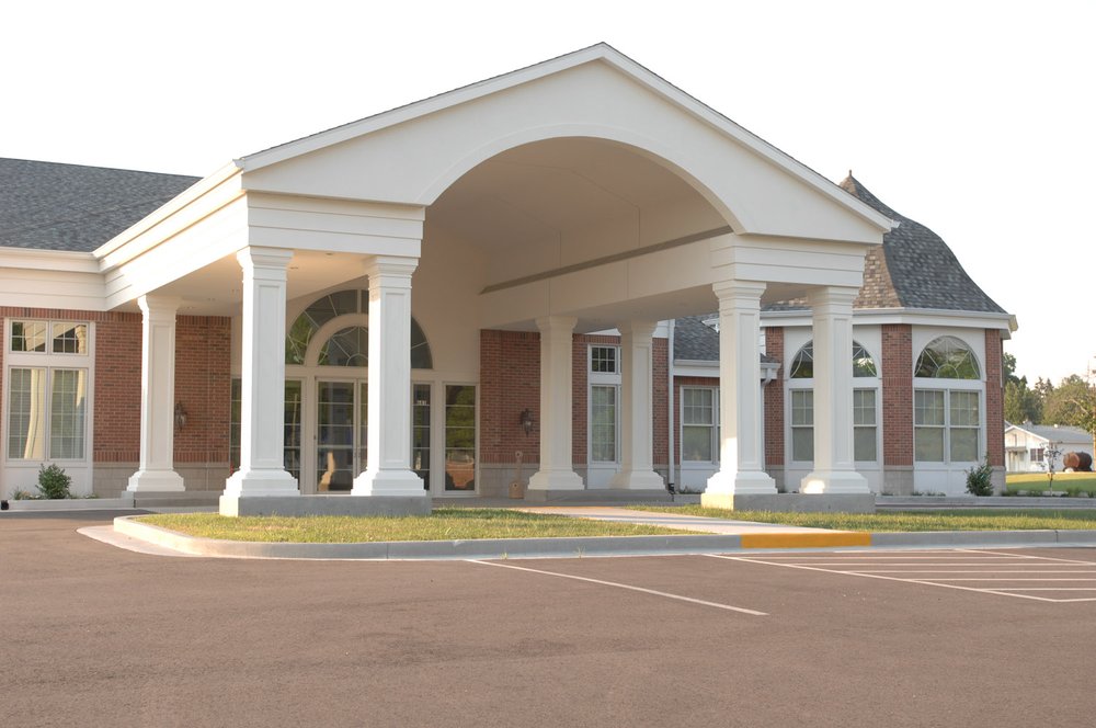 Basler Funeral Home in Ste Genevieve | Basler Funeral Home 685 Center