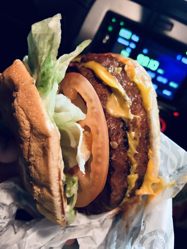 Carl's Jr in Corona | Carl's Jr 1199 Magnolia Ave, Corona, CA 92879