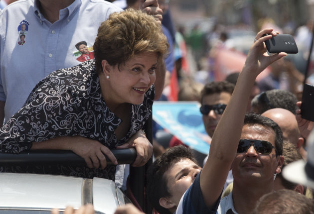 Dilma durante campanha (Foto: AP)