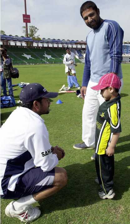 Indian cricketer Sachin Tendulkar (L) sp