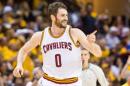 Kevin Love, de los Cleveland Cavaliers, en el partido de semifinales de la Conferencia Este contra Atlanta Hawks en el Quicken Loans Arena de Cleveland, Ohio, el 2 de mayo de 2016