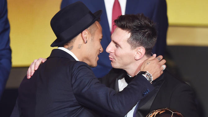 Neymar exalta vitÃ³ria de Messi na Bola de Ouro: "Ã‰ o meu Ã­dolo"