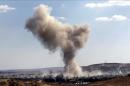 En Siria, seis de los bombardeos se produjeron cerca del enclave kurdo de Kobani y derribaron tres edificios de los extremistas, mientras que el otro se desarrolló en el área de Deir ez Zor, donde destruyó un contenedor de transporte del grupo yihadista. EFE/Archivo