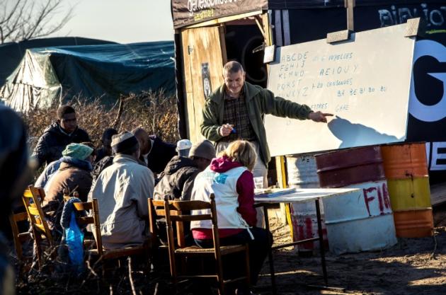 Jungle de Calais: la préfète fera appel si nécessaire à la force publique