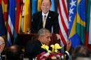 El presidente de Estados Unidos, Barack Obama se ríe al escuchar que el secretario general de la ONU, Ban Ki-moon le pide jugar golf y no básquetbol, el 20 de septiembre de 2016 en Nueva York