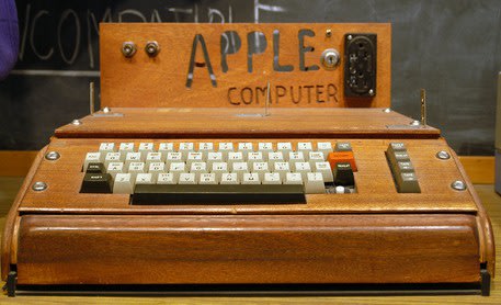 一台被當做廢品丟棄的Apple ，賣出了20萬美元的高價