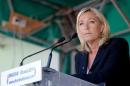 Livre de Trierweiler: &quot;déshonneur pour la France&quot; selon Le Pen
