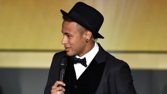 Neymar, do Barcelona, participa de coletiva de imprensa, em Zurique, no dia 11 de janeiro de 2016