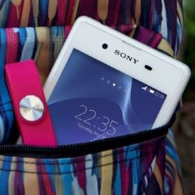 Smartphone Murah Sony Terbaru Usung Baterai Setara Xperia Z3!