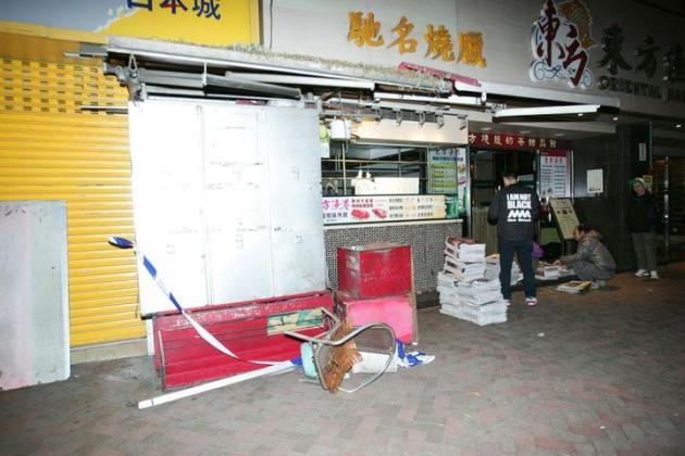 九龍城一個報紙檔被爆竊。 羅振輝攝