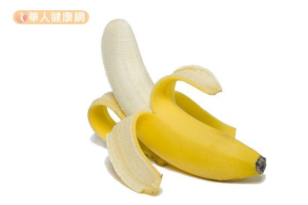 一條15公分的香蕉就等於2份水果，適量吃有助控制體重。