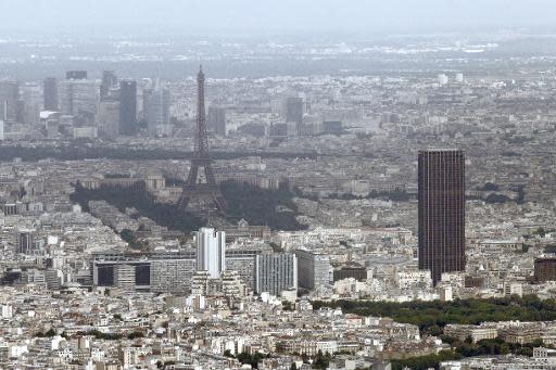 3 Al-Jazeera journalists arrested in Paris for flying drone.