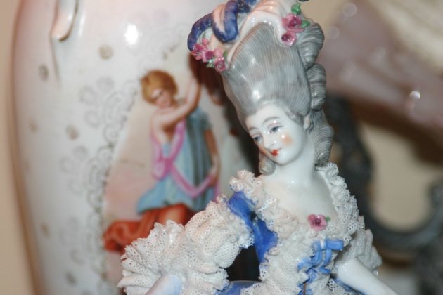 Marie-Antoinette : figurines en porcelaine 689076-3121941715_ab4a3f8892_b