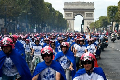 Idiots: French bosses take to mopeds in 'anti-gloom' demo 7348e29aa7ade0af2a43a4cb6f1c17702665c8b1_original