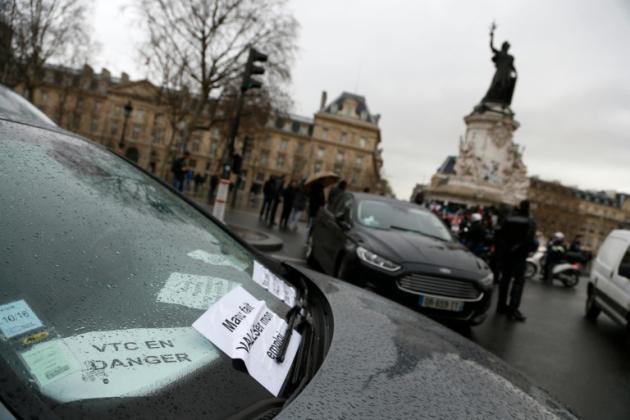 VTC et LOTI bloquent Roissy après des heurts avec les taxis