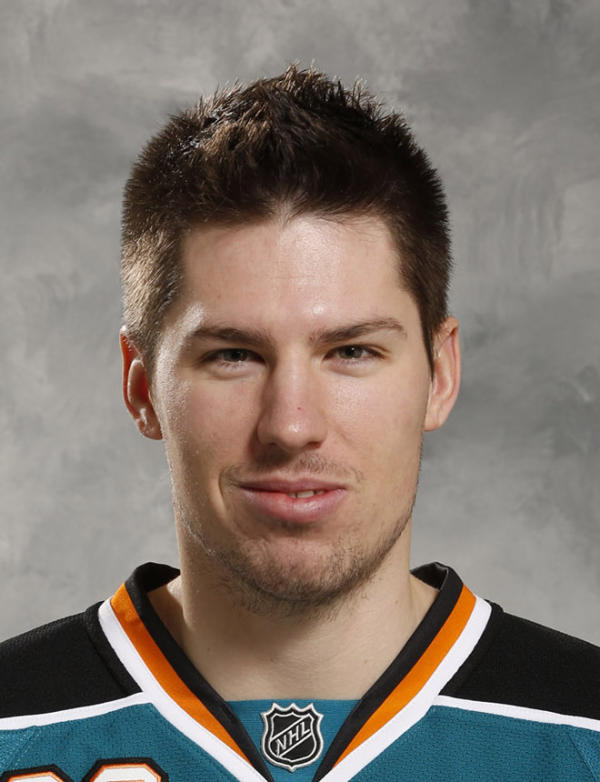 logan-couture-hockey-headshot-photo.jpg