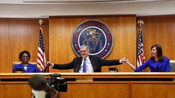 Tough new rules on how the internet should be run have been passed by America’s FCC (Euronews)