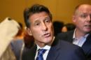 El presidente de la Federación Internacional de Atletismo, Sebastian Coe, habla con periodistas en Doha el 5 de mayo de 2016 en la víspera del inicio de la Liga de Diamante