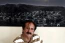 El director de cine iraní Majid Majidi posa durante una entrevista con la AFP en la que habla de su nueva película, 'Mahoma', en la que busca cambiar la imagen del islam que hay en occidente, el 24 de agosto de 2015 en Teherán