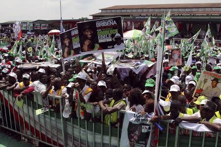 Supporters gather at a campaign rally for Nigeria's President Goodluck Jonathan as he seeks a second term in office, in Yenagoa in his home state of Bayelsa February 6, 2015. REUTERS/Stringer