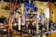 Foto cedida pelo Instituto Nacional de Padrões e Tecnologia (NIST, na sigla em inglês), no dia 22 de agosto de 2013, mostra mecanismo do relógio atômico