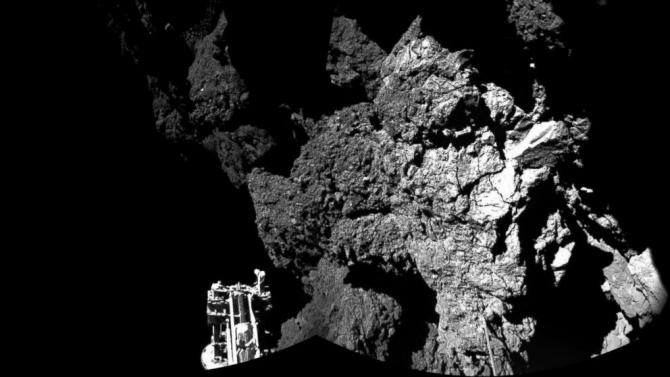 Stunning Image From Philae Lander Shows Comet&#39;s Rocky Terrain