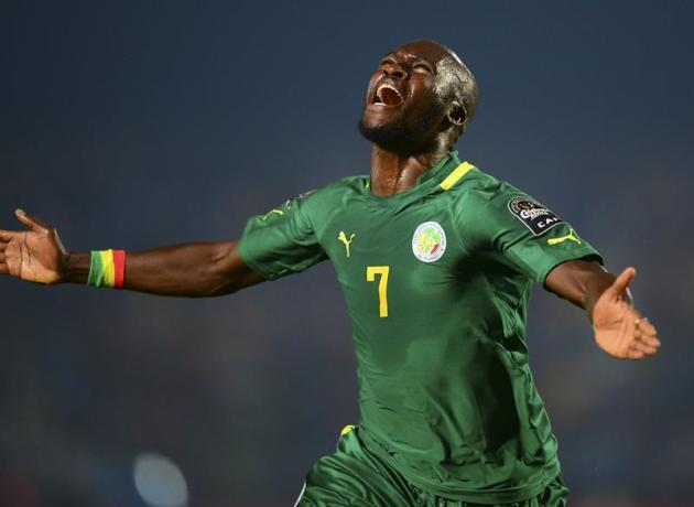 DFR01 MONGOMO (GUINEA ECUATORIAL), 19/01/2015.- El jugadore senegalés Moussa Sow celebra su tanto anthe Ghana durante el partido correspondiente a la Copa de África de fútbol celebrada en el estadio d