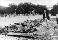 Foto feita durante a Primeira Guerra Mundial mostra cadáveres de soldados franceses mortos na batalha de Verdun