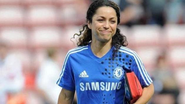 Eva Carneiro Dokter di Chelsea yang Selalu Cekatan di Lapangan