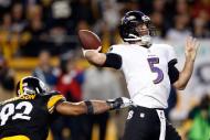 El quarterback de los Baltimore Ravens, Joe Flacco, da un pase en el partido de wildcard ante los Pittsburgh Steelers, el 3 de enero de 2015, en Pittsburgh (GETTY IMAGES NORTH AMERICA/AFP | Gregory Shamus)