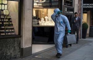 A forensic expert arrives at the Hatton Garden Safe&nbsp;&hellip;