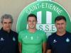 L'entraîneur de Saint-Etienne Christophe Galtier (d) pose avec son nouveau joueur Nolan Roux (c) et le coordinateur sportif Dominique Rocheteau, le 21 juillet à L'Etrat