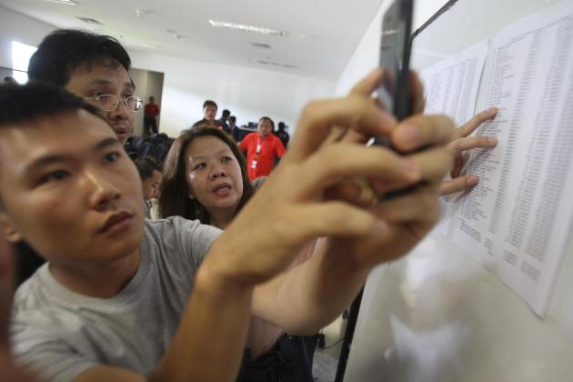 Relatives of the passengers onboard AirAsia flight QZ8501, check.