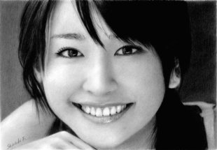 用鉛筆畫出來的日本女星「新垣結衣」頭像。取自網路