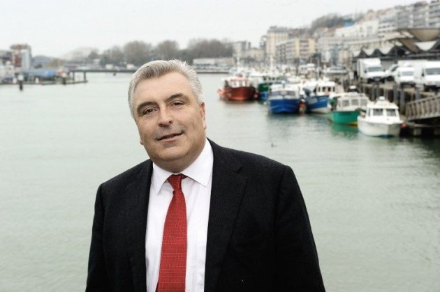 FRÉDÉRIC CUVILLIER. Le ministre des Transports avait été réélu à Boulogne-sur-mer (Pas-de-Calais) dès le premier tour, en 2008. Seulement il devra choisir entre sa fonction et son mandat de maire, comme l’exige la charge de déontologie signé par les ministres de Jean-Marc Ayrault.