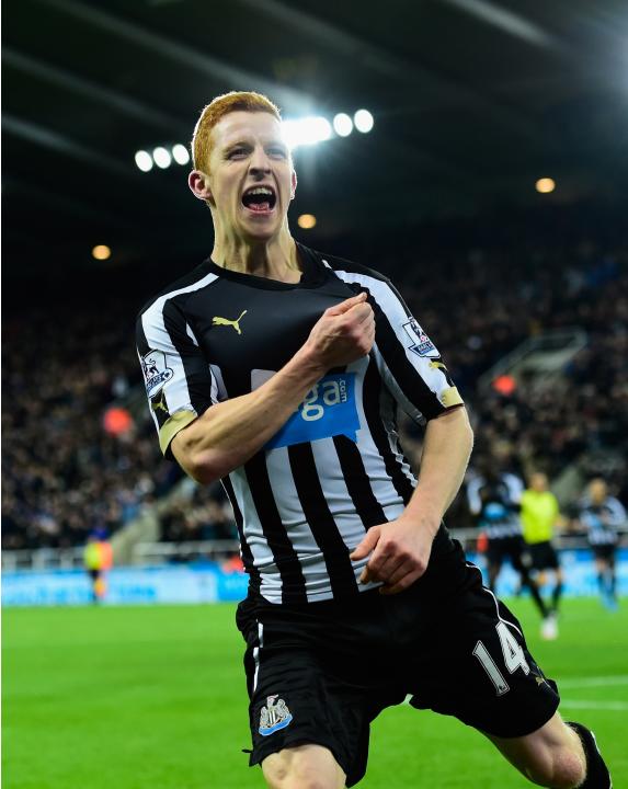 Jack Colback - "Ginger Pirlo" - Mediocampista del Newcastle United FC de Inglaterra.El joven de 25 años ya se perfila como una joya para el fútbol, su apodo se debe a sus características de juego simi