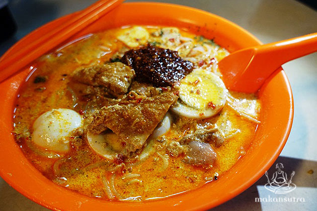 Ye lai xiang laksa at Woodlands.