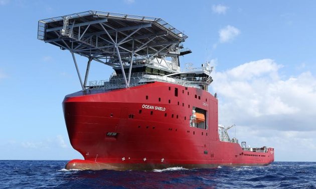 Navio australiano Ocean Shield durante as operações de busca dos destroços do voo MH370 da Malaysia Airlines no Oceano Índico