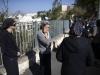 Mujeres judías ultraortodoxas  cerca de la escena del ataque en una sinagoga en Jerusalén