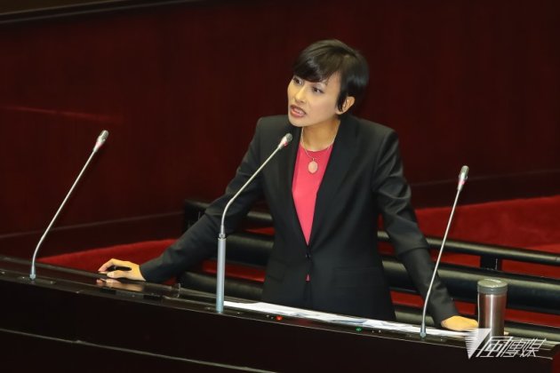 民進黨立委邱議瑩於立院質詢。（顏麟宇攝）