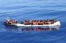 Migranti, Marina militare soccorre 5 barconi: 561   persone salvate